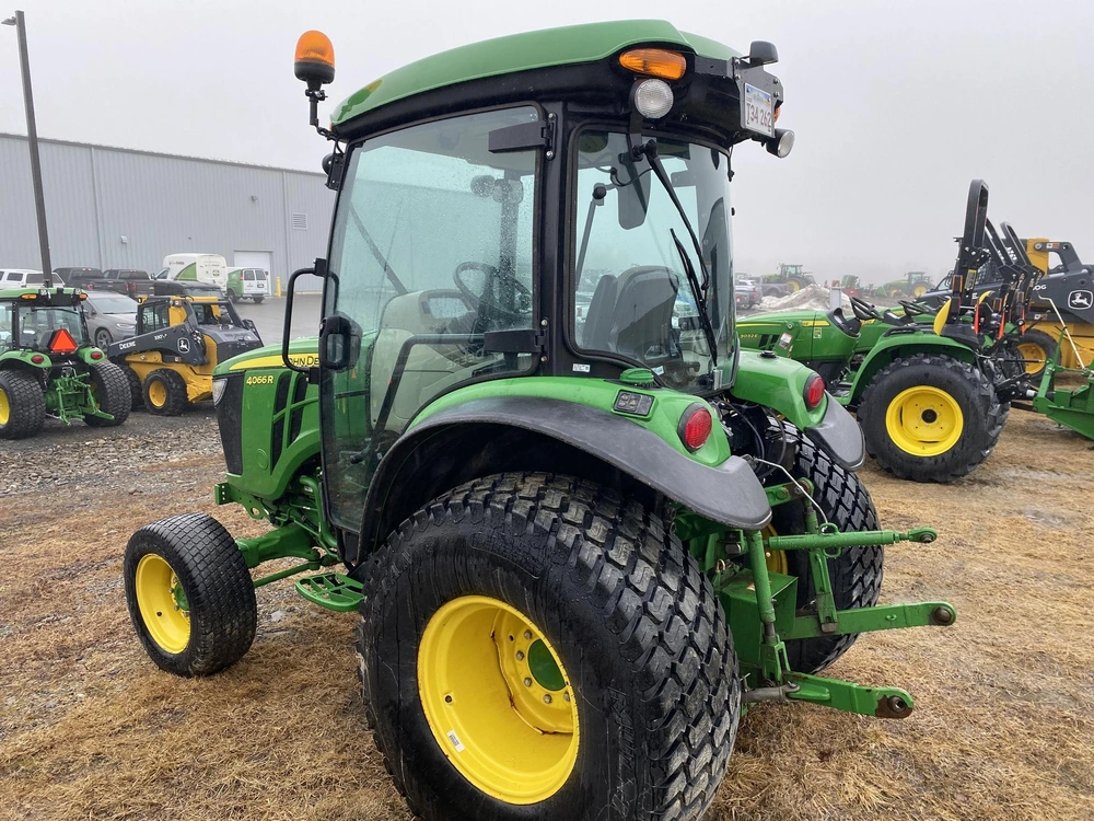 John Deere 4066r 2022 alt