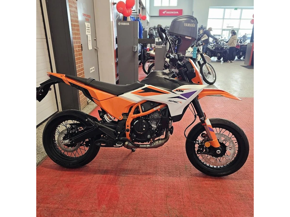 2025 Ktm 390 Smc R alt