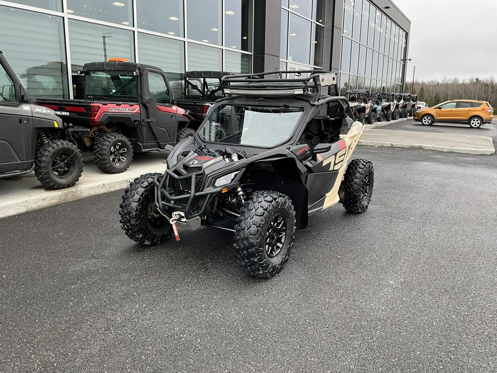 2022 Can-am Maverick alt