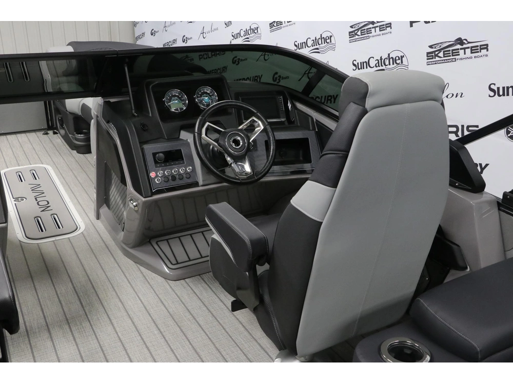 2026 Avalon Catalina 2585 Qls Windshield + Mercury 200 Hp alt