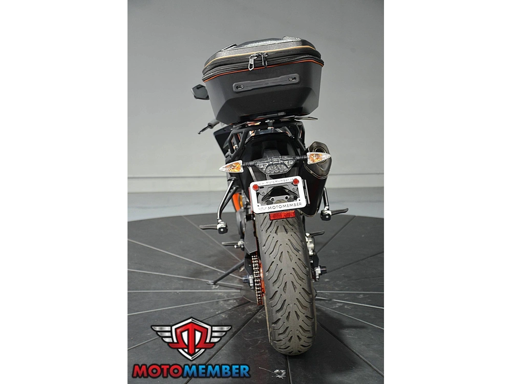 2022 Ktm Duke 890 R alt