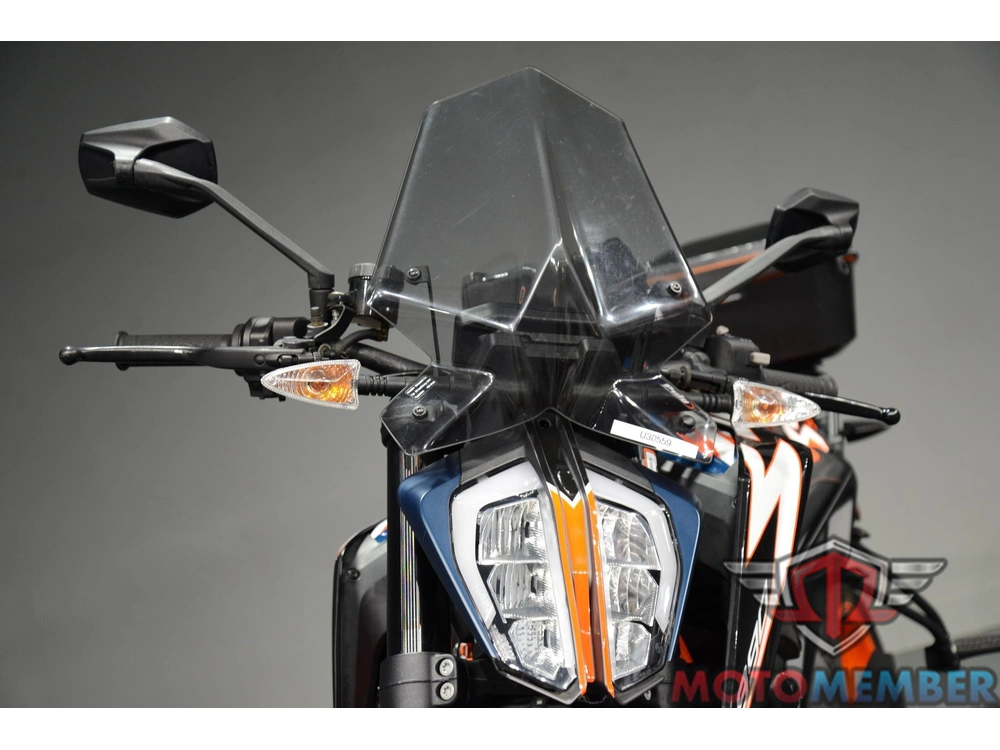2022 Ktm Duke 890 R alt