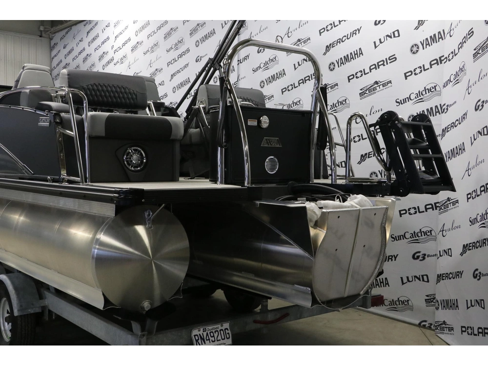 2026 Avalon Catalina 2585 Qls Windshield + Mercury 200 Hp alt