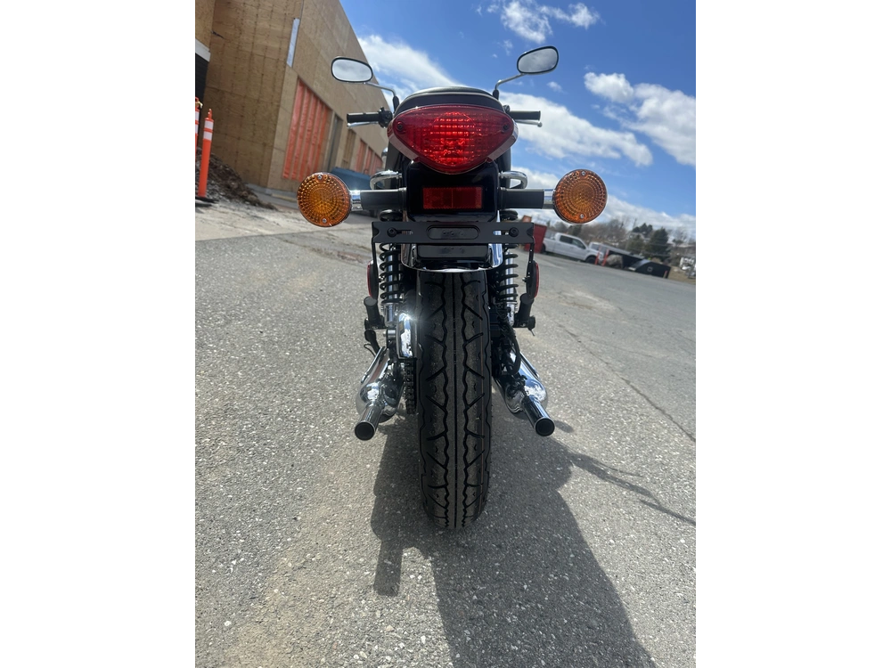 2026 Kawasaki W800 alt