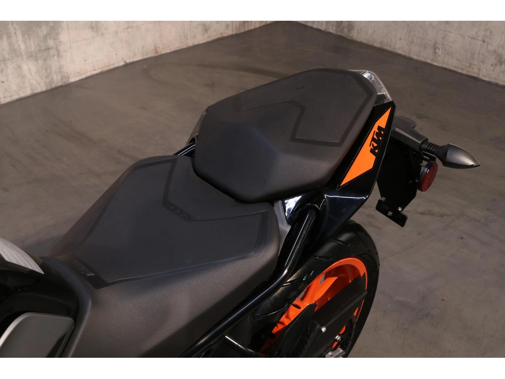 2022 Ktm Duke 390 alt