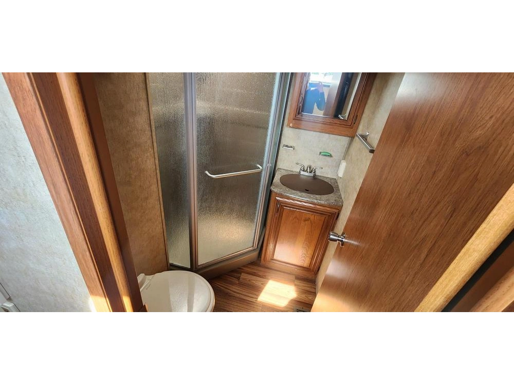 2014 Sabre 323bh alt