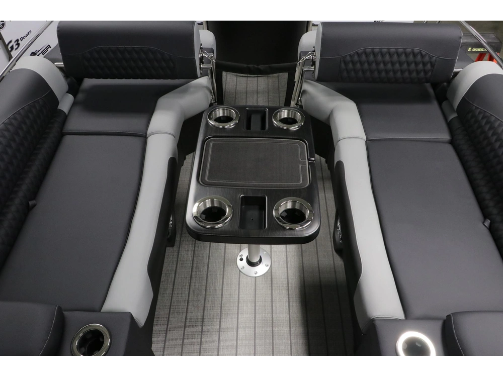 2026 Avalon Catalina 2585 Qls Windshield + Mercury 200 Hp alt