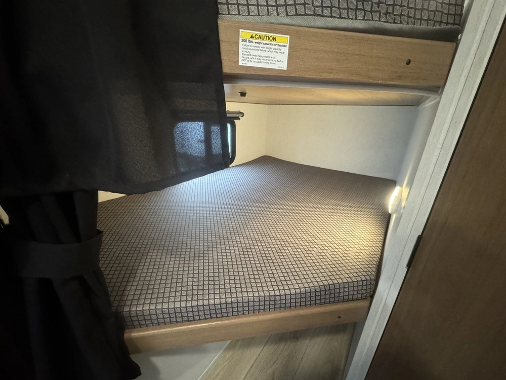 Coachmen Apex Nano 208bhs 2026 alt