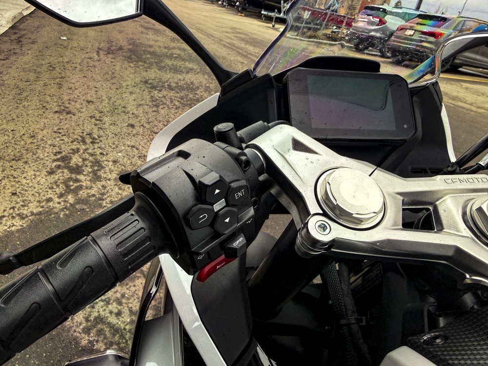 2026 Cfmoto 300ss alt