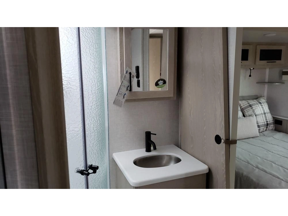 Forest River Rockwood Signature 8336bh 2023 alt