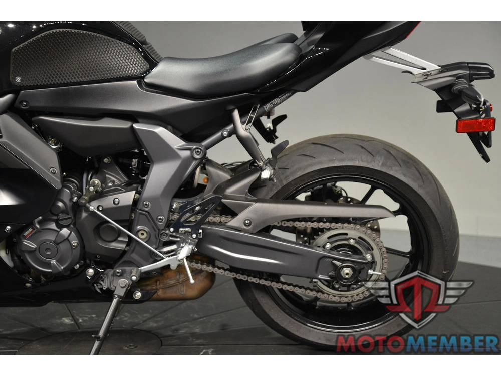 2025 Yamaha Yzf-r7 alt