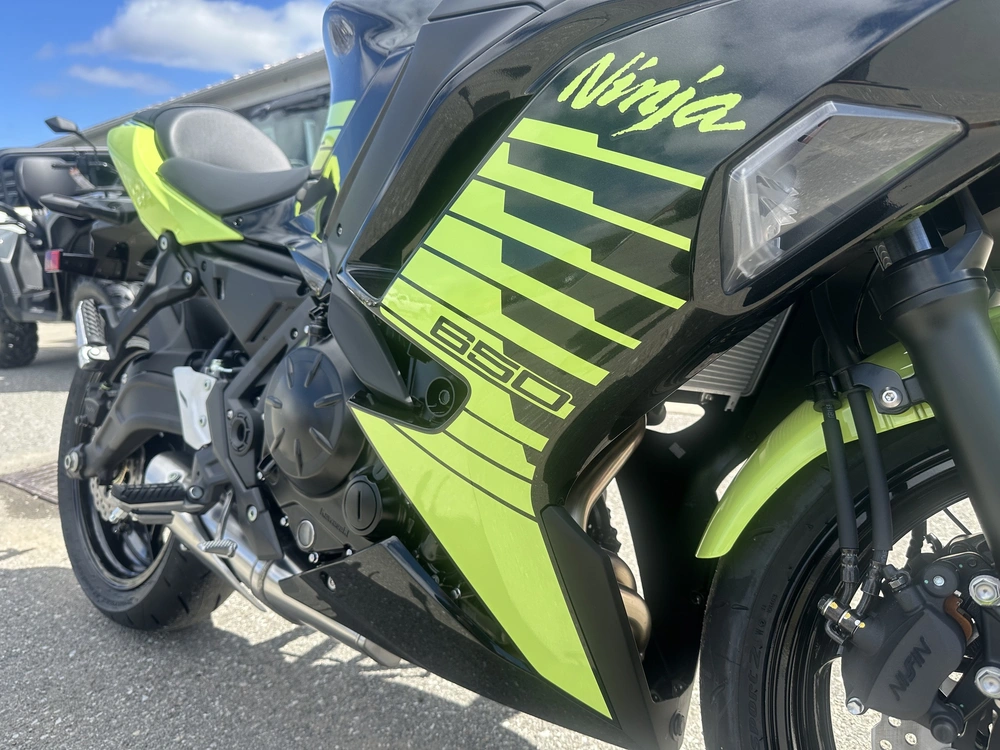 2026 Kawasaki Ninja 650 alt