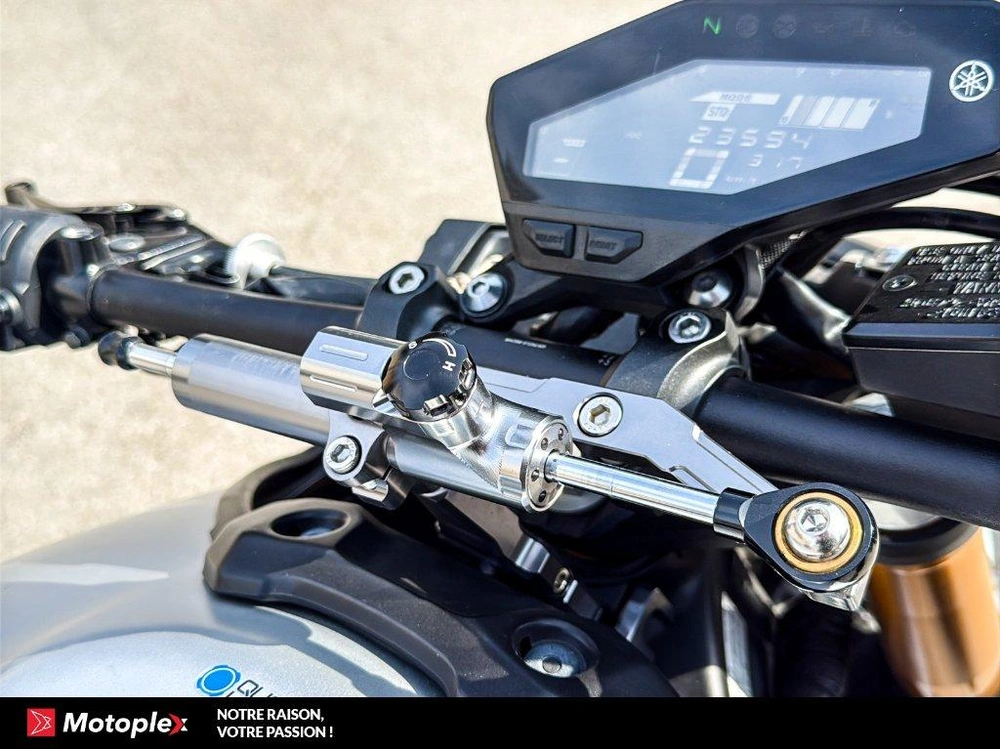 Yamaha Fz09 2015 alt