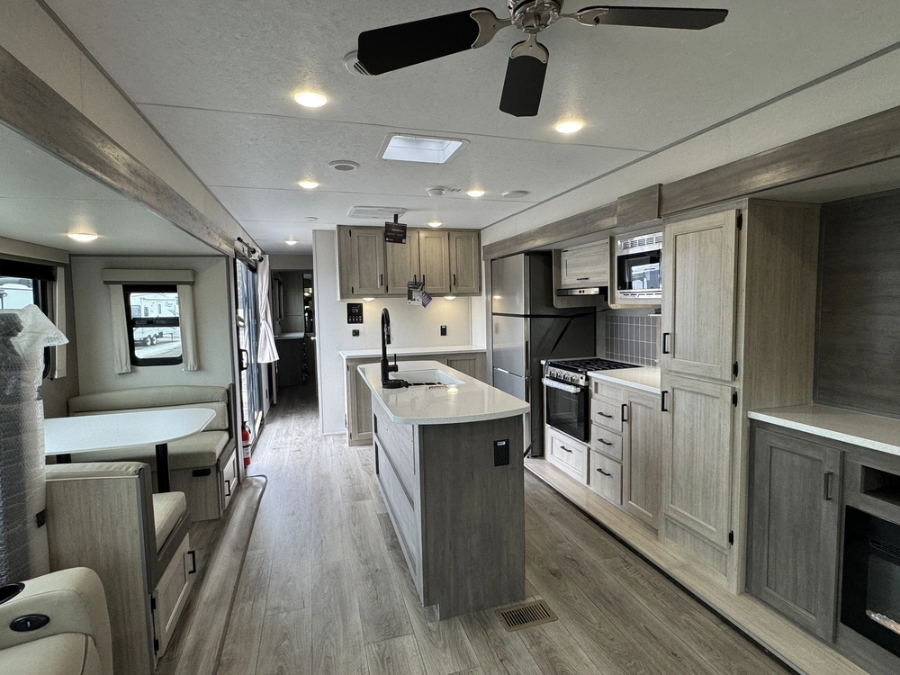 Coachmen Catalina 39mkts 2026 alt