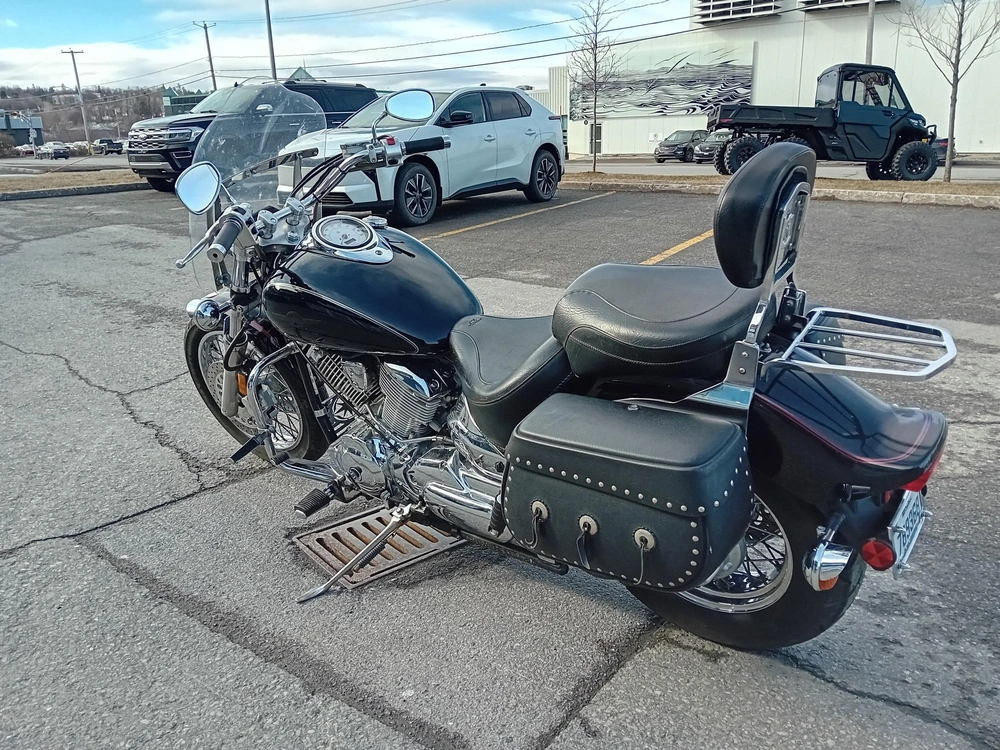 Yamaha V-star 1100 1999 alt
