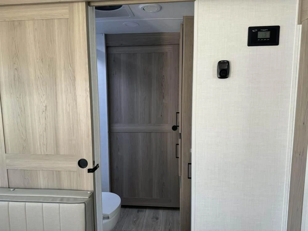 Forest River Rockwood Ultra Lite 2619fk 2026 alt