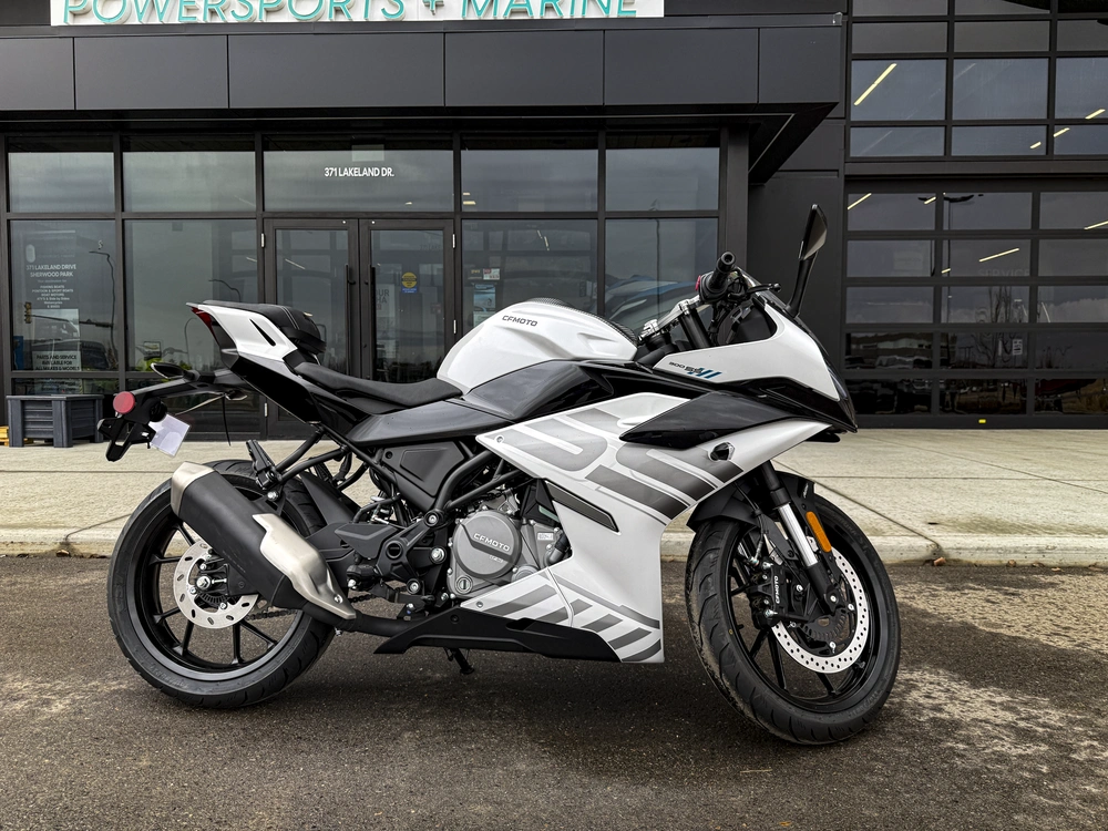 2026 Cfmoto 300ss alt