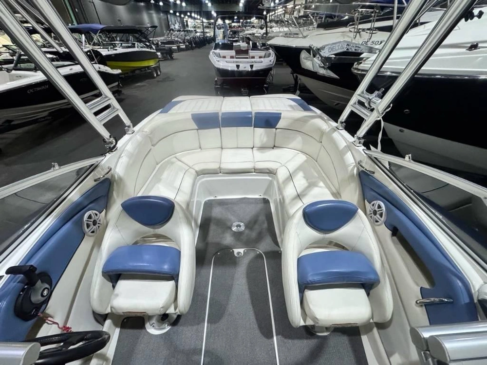 Bayliner 235 2012 alt