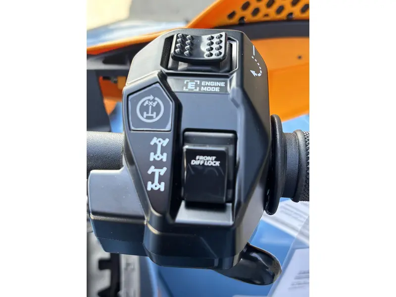 2026 Can-am Renegade Xmr 1000r Scandi Blue alt