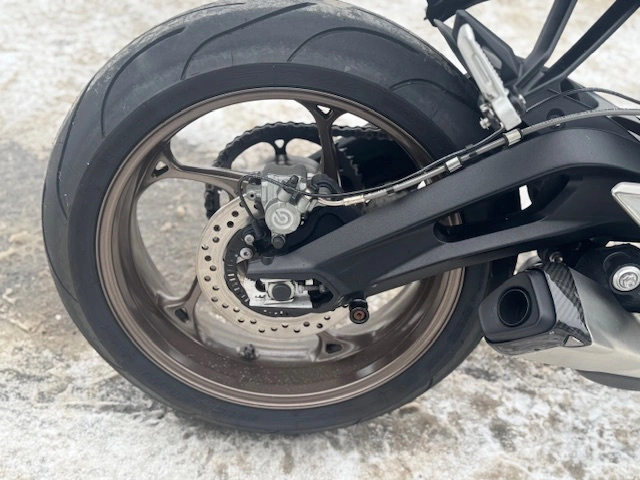 Triumph Street Triple 765 Rs 2023 alt