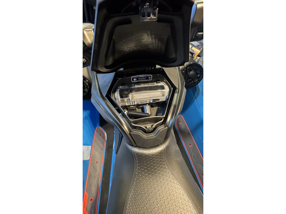 2026 Sea-doo "rxt-x 325 (sound System)" Ice Metal / Manta Green alt