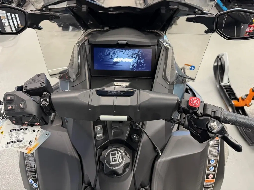 Ski-doo Grand Touring Le Platinium 900 Limited 2026 alt