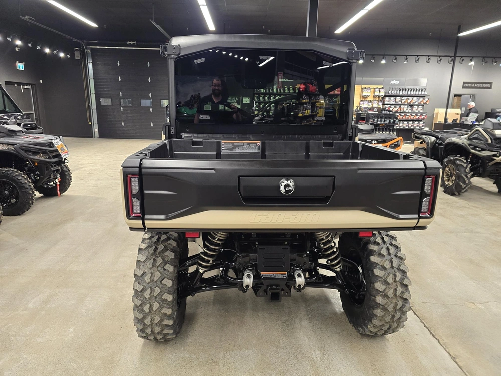 2026 Brp Defender Limited Cab Hd11 alt