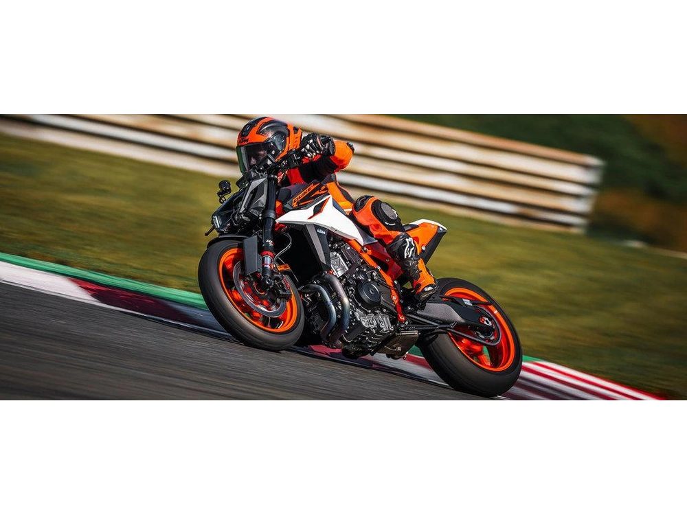 2026 Ktm 990 Duke R alt