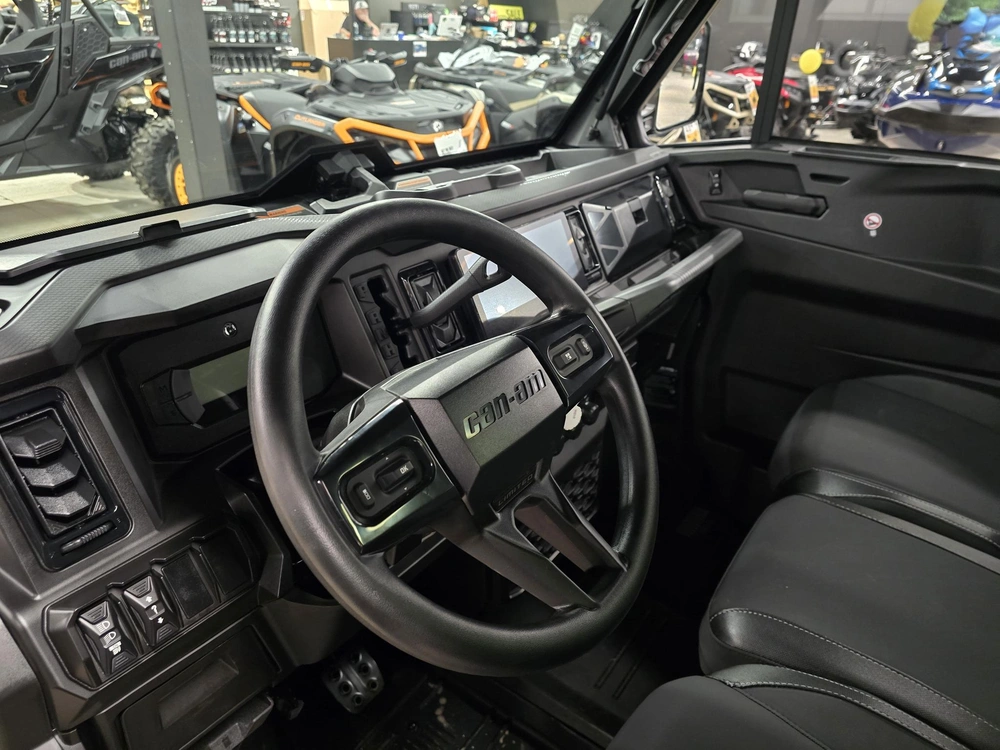 2026 Brp Defender Limited Cab Hd11 alt