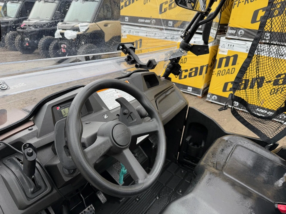 Honda Pioneer 700-4 2022 alt