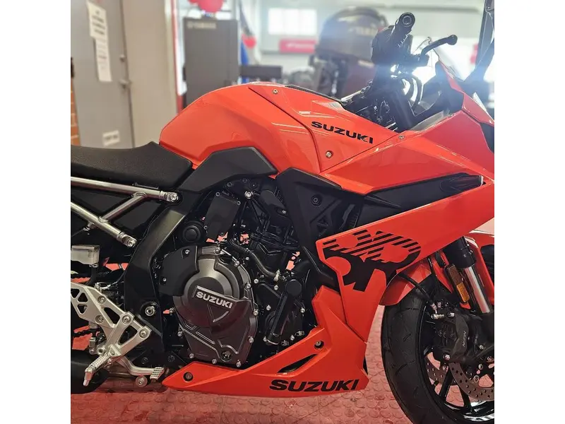 2026 Suzuki GSX 8R thumbnail 10