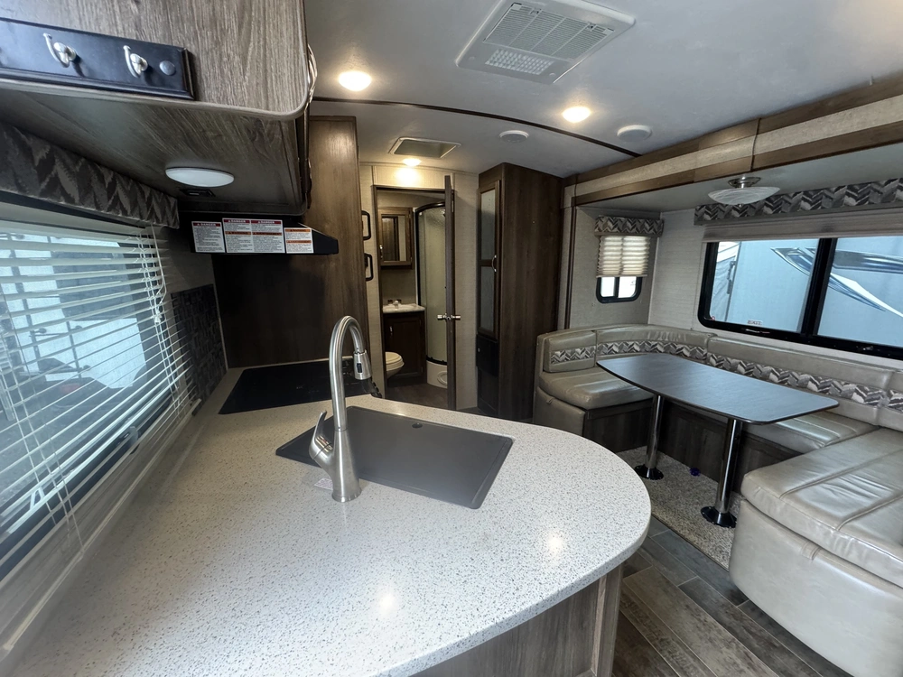 2019 Keystone Rv Premier 22rb alt