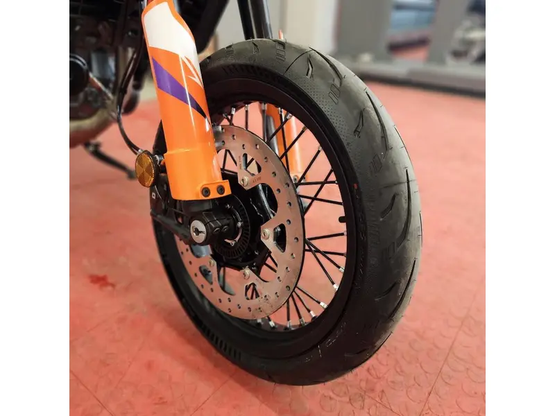 2025 KTM 390 SMC R