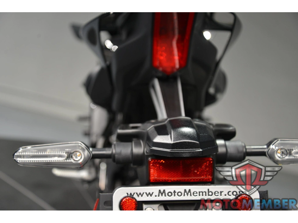 2025 Yamaha Yzf-r7 alt