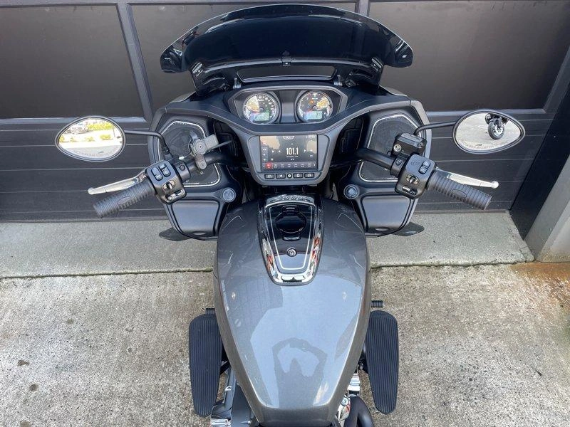 2020 Indian Motorcycle Challenger alt