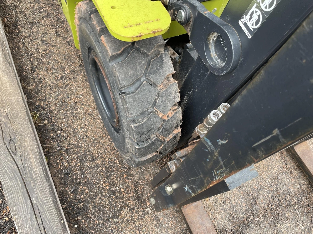 2022 Clark S25d alt