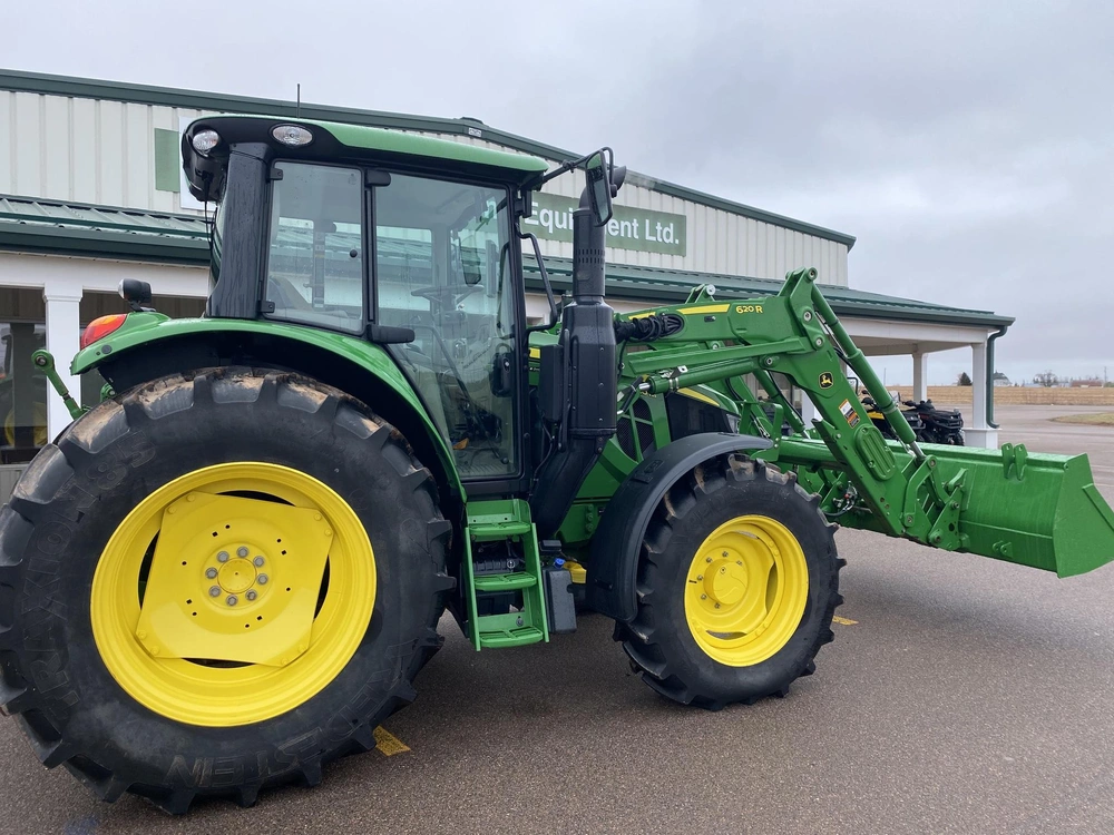 2023 John Deere 6110m alt