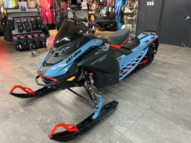 Ski-doo Backcountry X-rs 146 (43'') 850 E-tec Ice Storm 150 1.5'' E.s. W/ 10.25'' Touchscreen 2026 alt