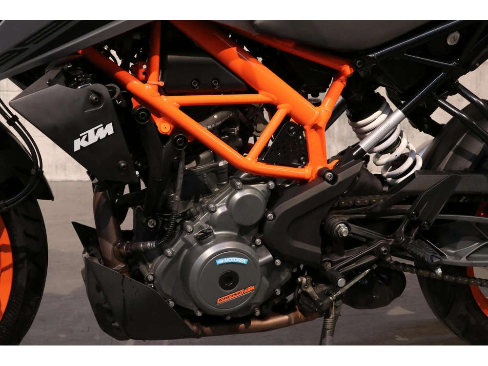 2022 Ktm Duke 390 alt