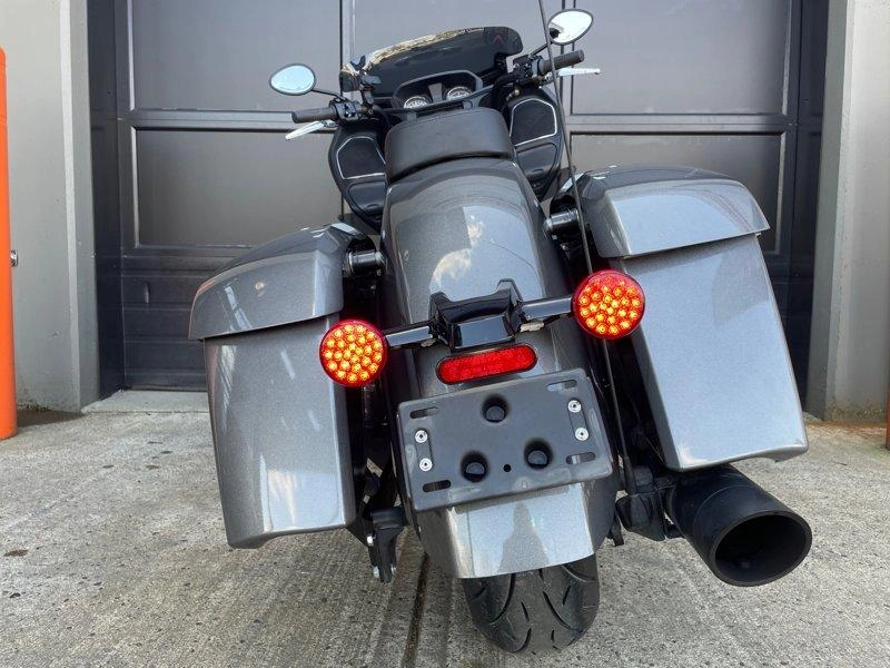 2020 Indian Motorcycle Challenger alt