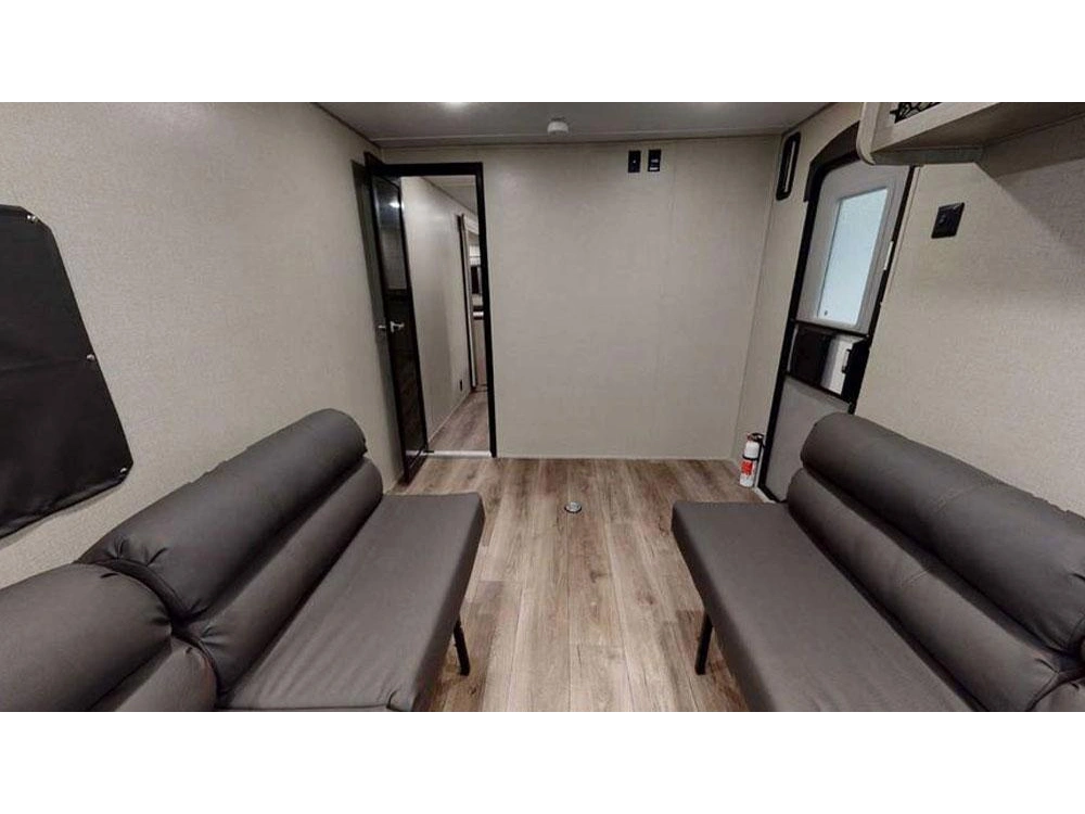 Coachmen Catalina Cargo 29ths 2023 alt