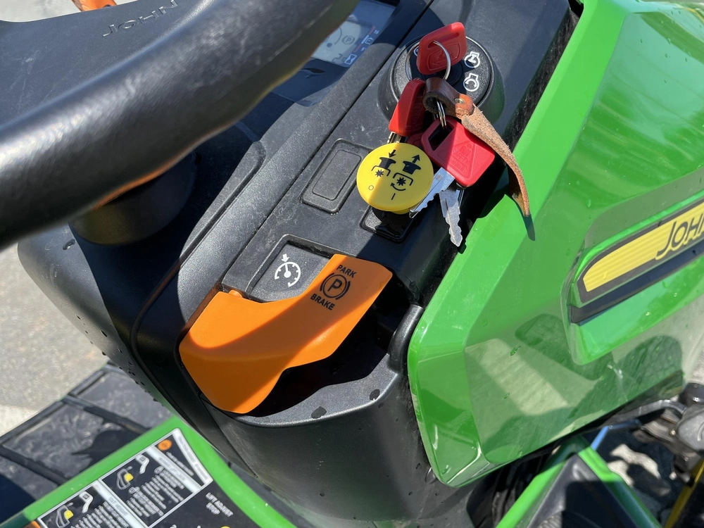 2024 John Deere X570 alt