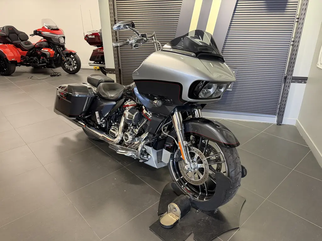 2019 Harley-Davidson CVO Road GlideFLTRXSE