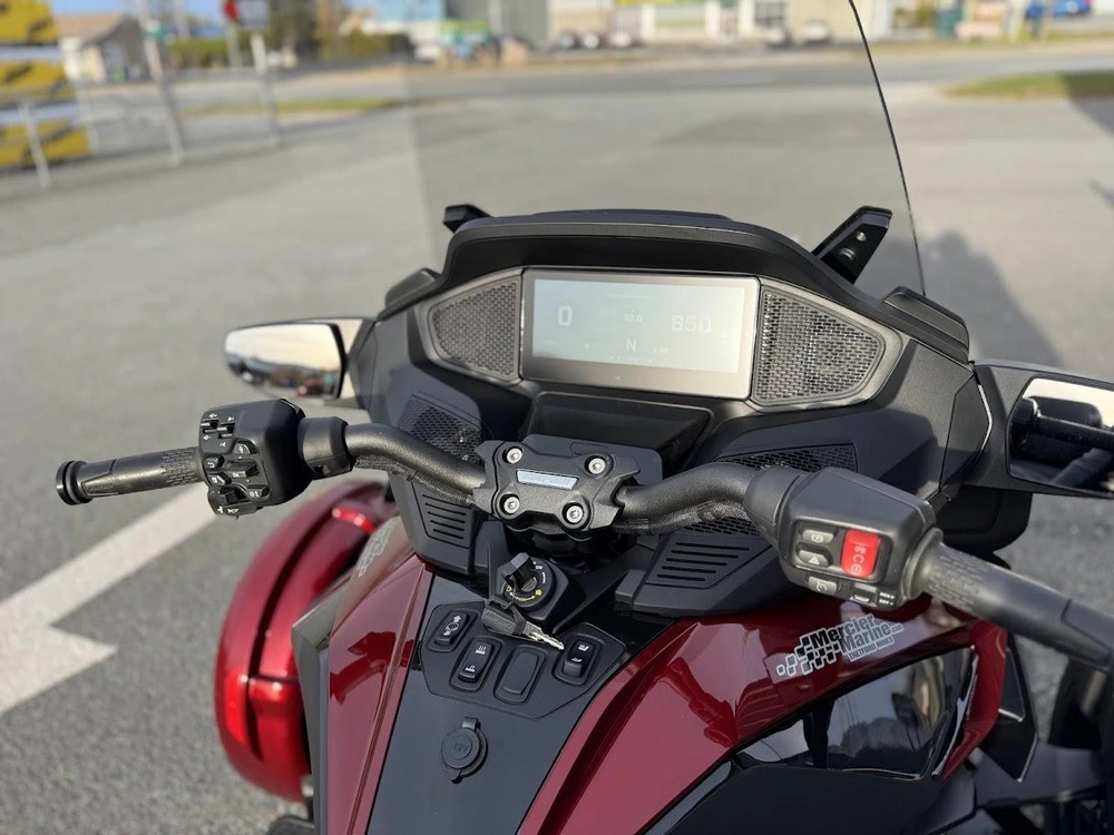 Can-am Rt Limited 2025 alt