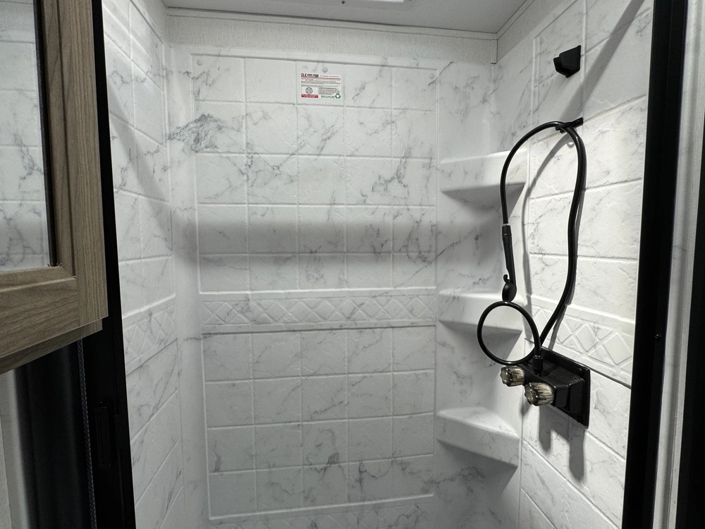 Coachmen Freedom Express 30se-320 2026 alt