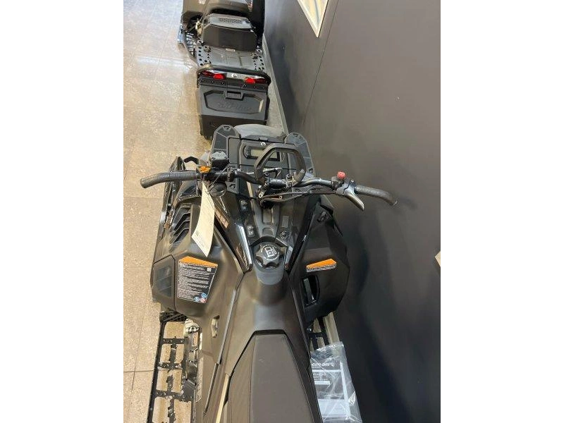 2026 Ski-doo Summit Adr W/ Edge Pkg 165 850 E-tec Powdermax X-light Flexedge 3.0'' Shot alt