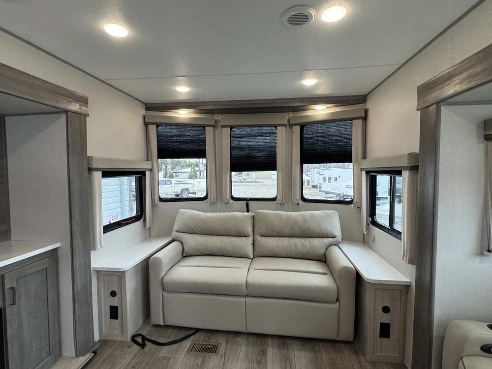 Coachmen Catalina 39mkts 2026 alt