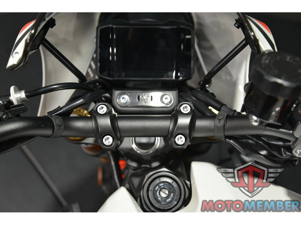 2024 Yamaha Xsr900 alt