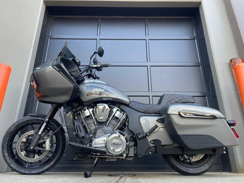 2020 Indian Motorcycle Challenger alt