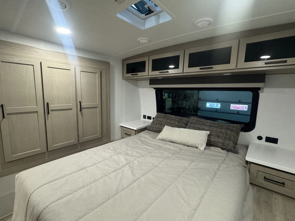 Forest River Rockwood Ultra Lite 2606ws 2026 alt